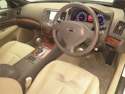 NISSAN SKYLINE
