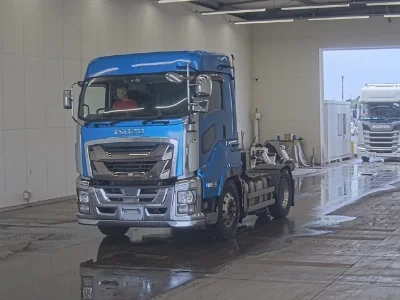ISUZU GIGA