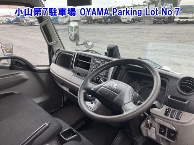 MITSUBISHI CANTER