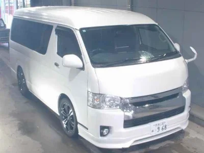 TOYOTA HIACE