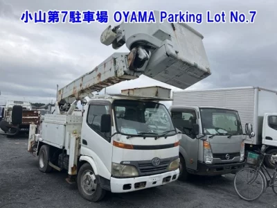 TOYOTA DYNA