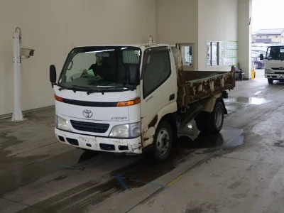 TOYOTA DYNA