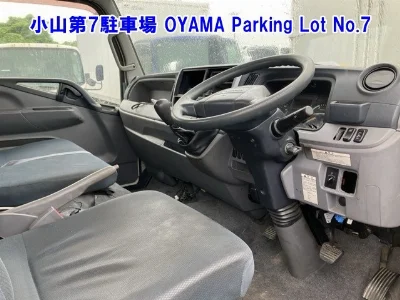 MITSUBISHI CANTER
