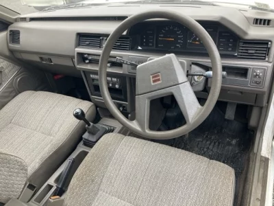 NISSAN BLUEBIRD
