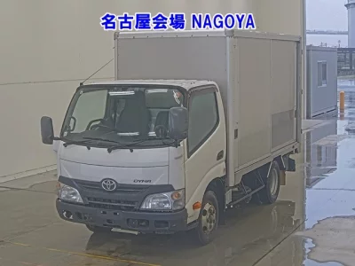 TOYOTA DYNA