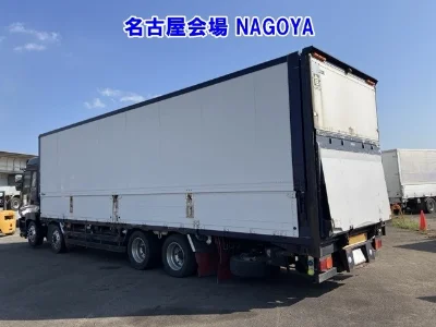ISUZU GIGA