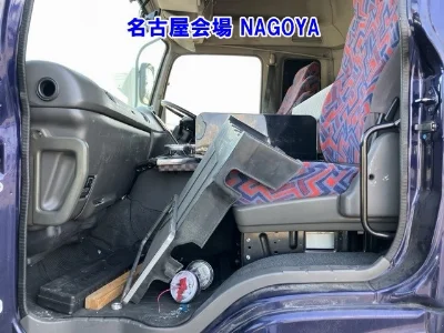 ISUZU GIGA