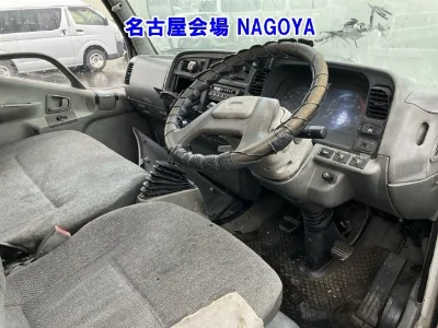 MITSUBISHI CANTER