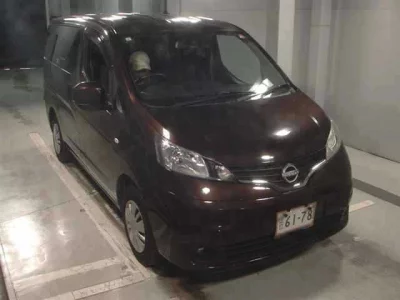NISSAN NV200
