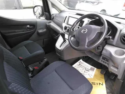 NISSAN NV200