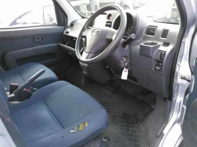 TOYOTA PIXIS VAN