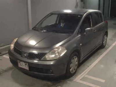 NISSAN TIIDA