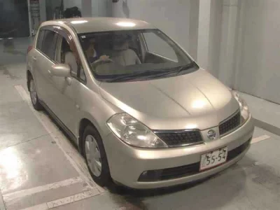 NISSAN TIIDA