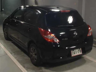NISSAN TIIDA