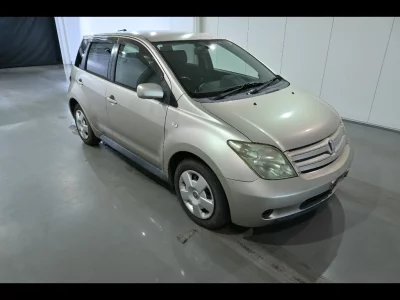 TOYOTA IST