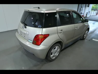 TOYOTA IST