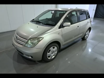 TOYOTA IST