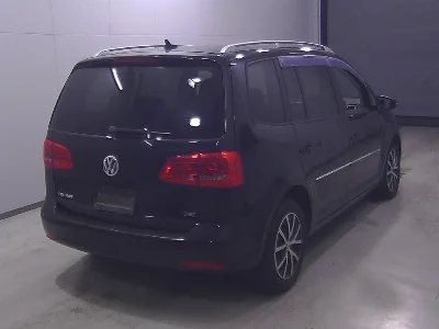 VOLKSWAGEN GOLF TOURAN