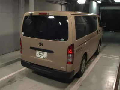 TOYOTA HIACE VAN