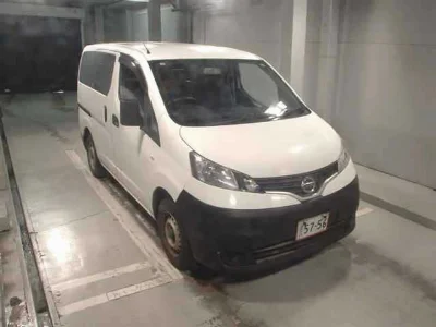 NISSAN NV200
