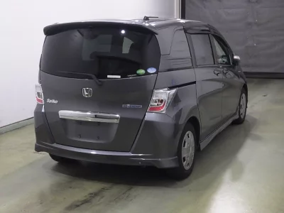 HONDA FREED SPIKE