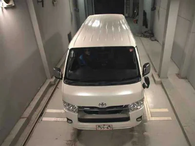 TOYOTA HIACE VAN