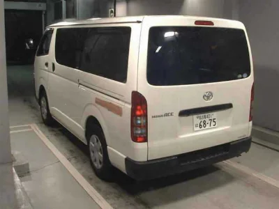 TOYOTA REGIUS VAN