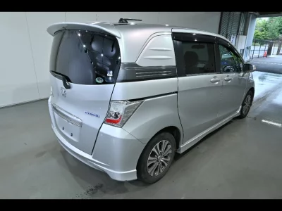 HONDA FREED SPIKE