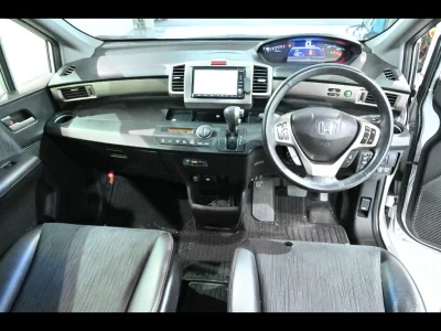 HONDA FREED SPIKE