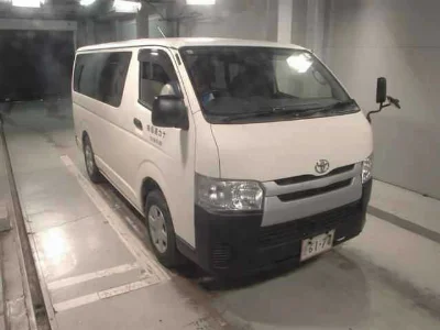TOYOTA HIACE VAN