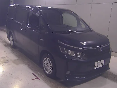 TOYOTA VOXY