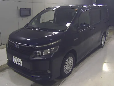 TOYOTA VOXY