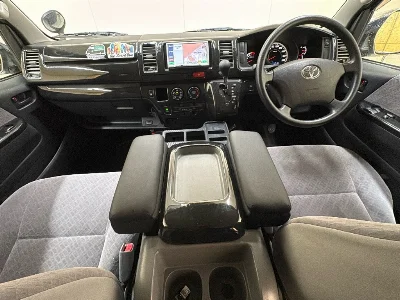 TOYOTA REGIUS VAN