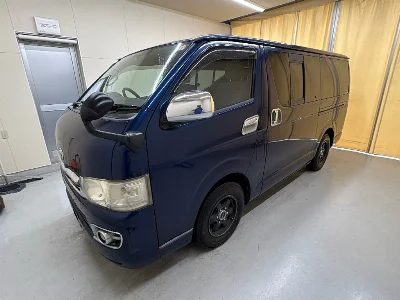 TOYOTA REGIUS VAN