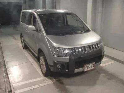 MITSUBISHI DELICA D5
