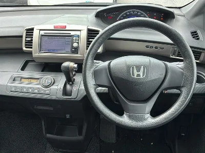 HONDA FREED SPIKE