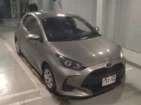 Цена авто Toyota Yaris с аукционов Японии, номер кузова MXPH10, пробег 110 000, оценка 6
