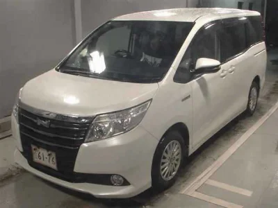 TOYOTA NOAH