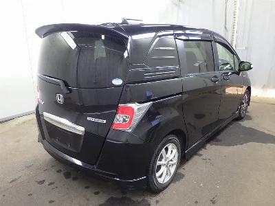 HONDA FREED SPIKE