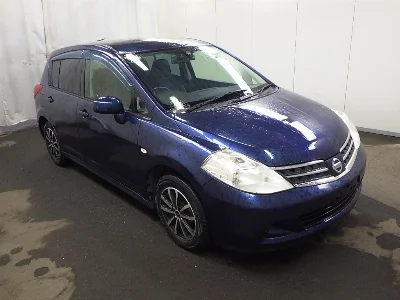 NISSAN TIIDA