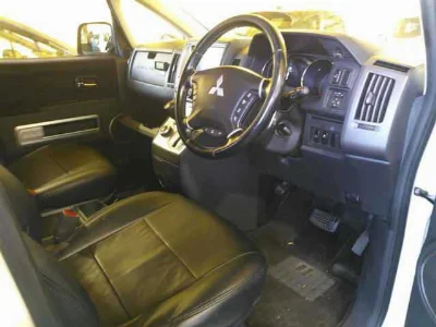 MITSUBISHI DELICA D5