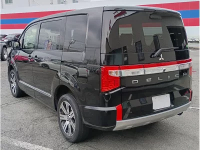 MITSUBISHI DELICA D5