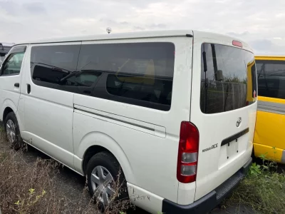 TOYOTA REGIUS VAN