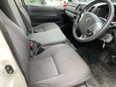 TOYOTA REGIUS VAN