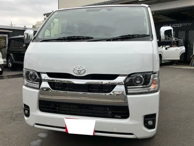 TOYOTA HIACE VAN
