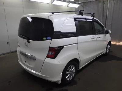 HONDA FREED SPIKE
