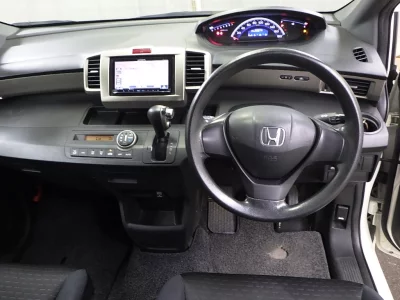 HONDA FREED SPIKE