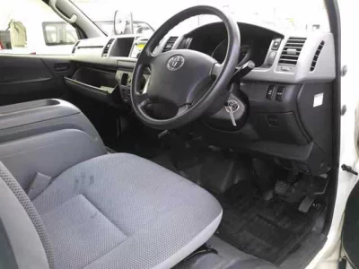 TOYOTA HIACE