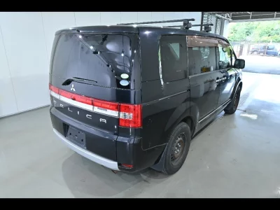 MITSUBISHI DELICA D5