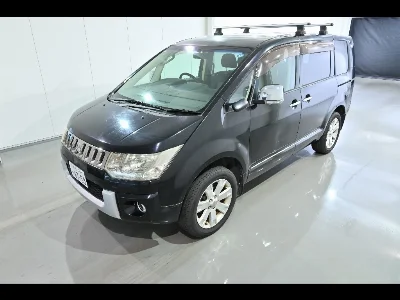 MITSUBISHI DELICA D5